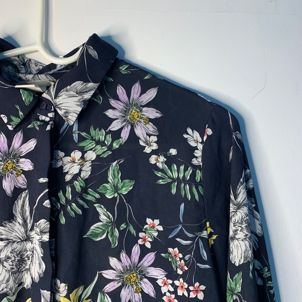H&M FLORAL BUTTON UP DRESS SHIRT